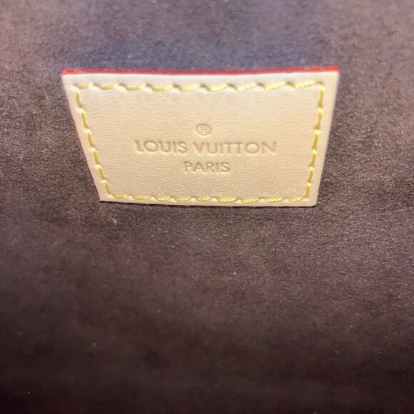 Louis Vuitton Pochette Metis - Picture 5 of 10